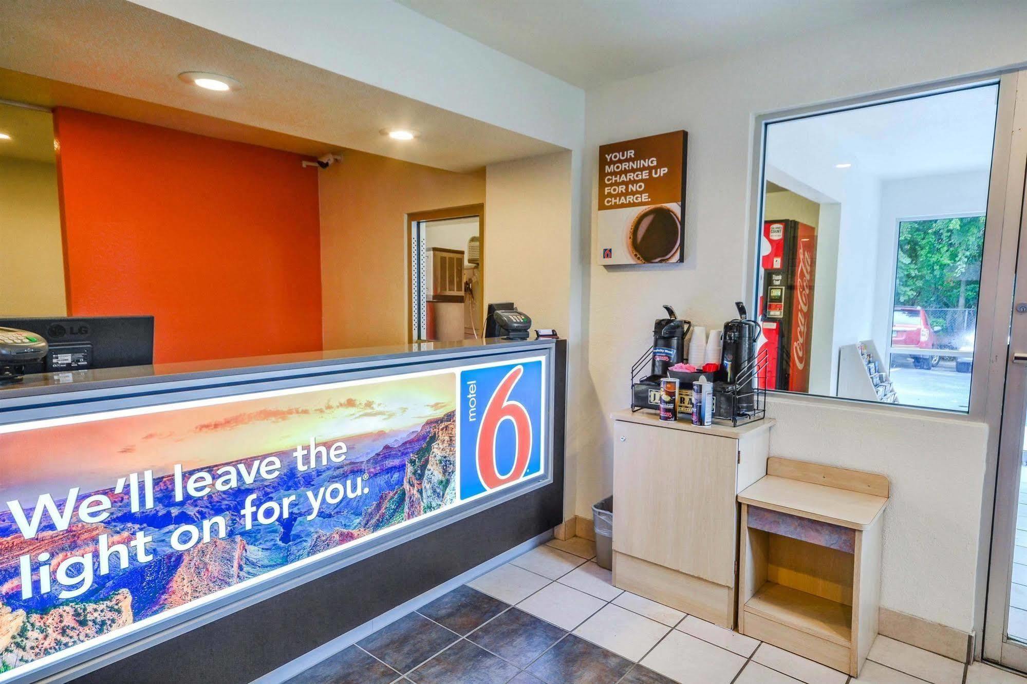Motel 6-Huntsville, TX Buitenkant foto