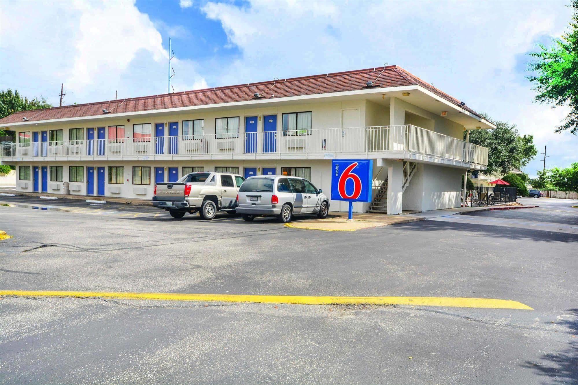 Motel 6-Huntsville, TX Buitenkant foto